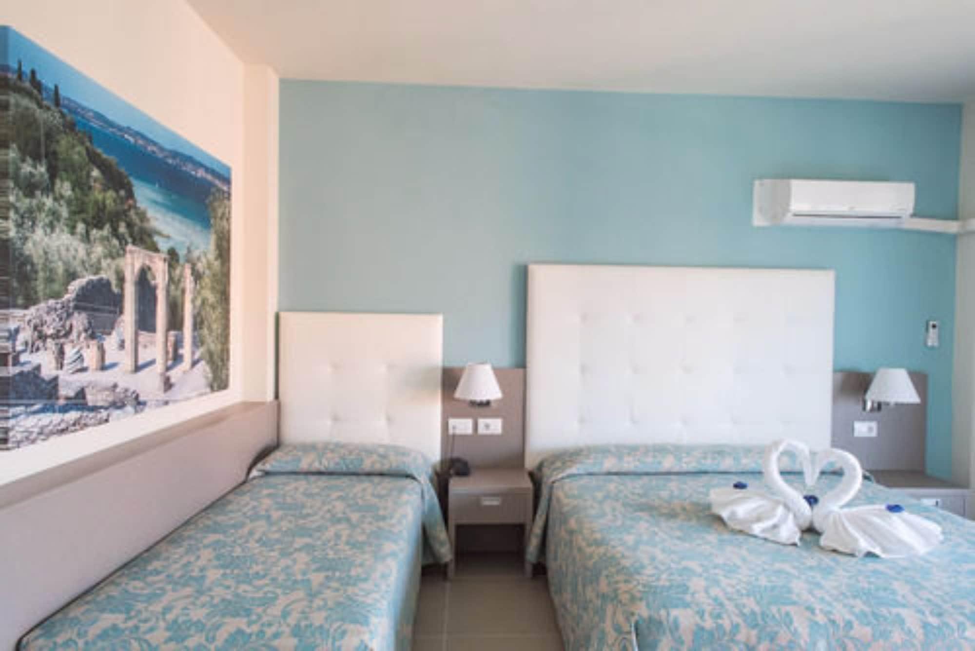 Hotel Residence Holiday Sirmione Exterior photo