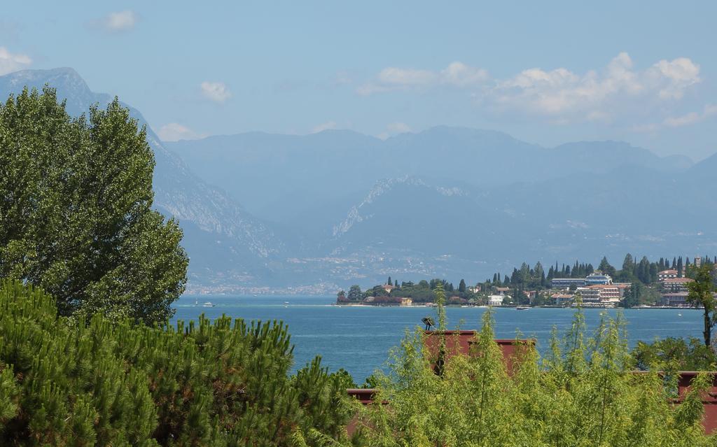 Hotel Residence Holiday Sirmione Exterior photo
